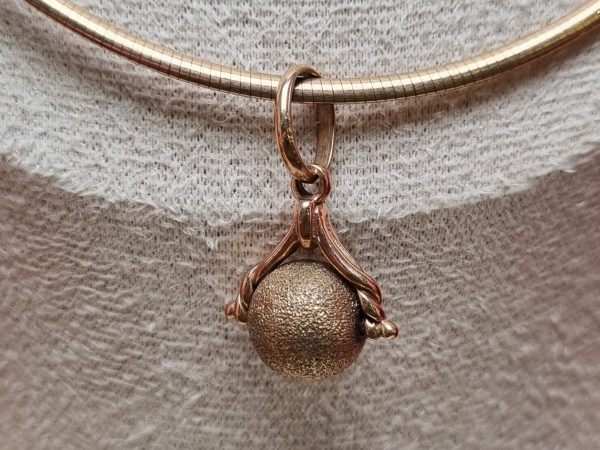 9ct Rose Gold Necklace with Ball Pendant TW361582 - Image 6