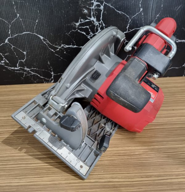 Milwaukee 18V Circular Saw TW373836 - Image 3