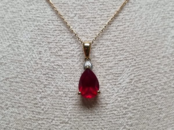 9ct Yellow Gold Necklace with Red Stone Pendant TW363081 - Image 5