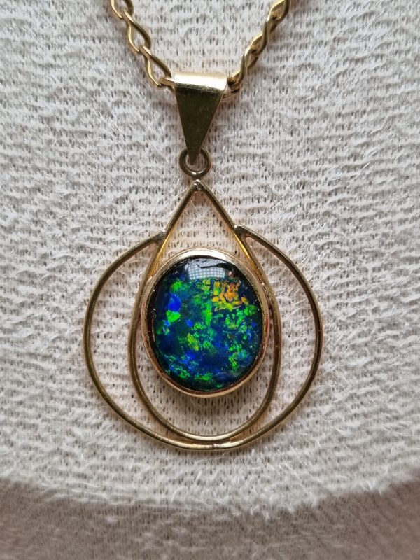 9ct Yellow Gold Necklace with Opalescent Stone TW371049 - Image 5