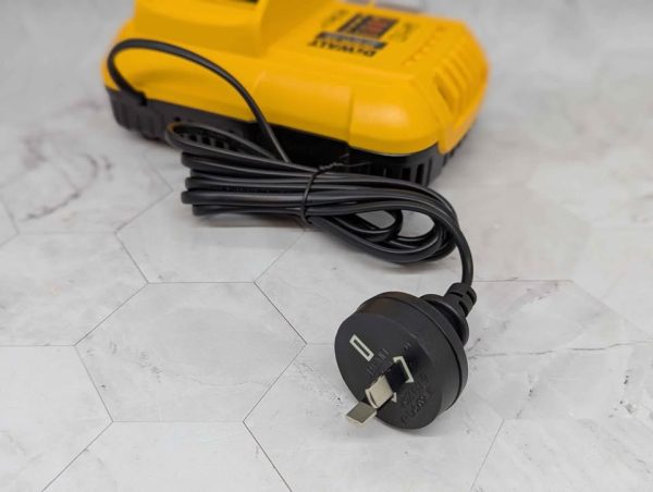 DeWalt 18V XR Fast Battery Charger (DCB118) - BP376601 - Image 3