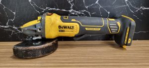 DeWalt 18V Angle Grinder TW366713-2