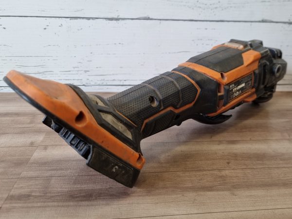 AEG 18V Angle Grinder TW372347 - Image 4