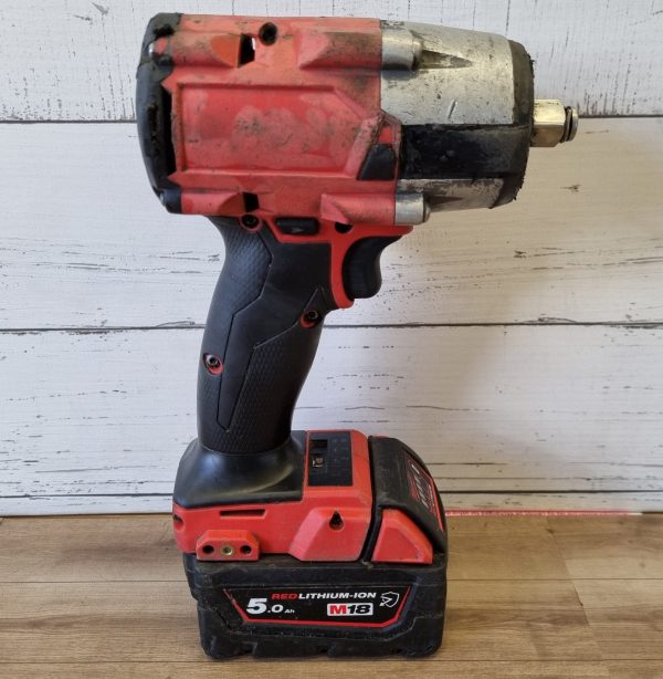 Milwaukee 18V Impact Wrench TW373868 - Image 6