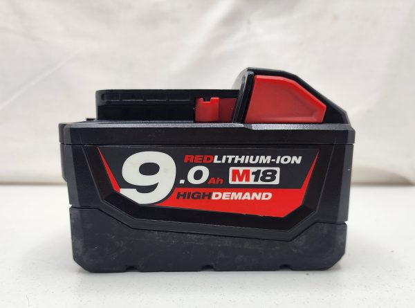 Milwaukee 9AH 18V Battery - IP378175 - Image 3