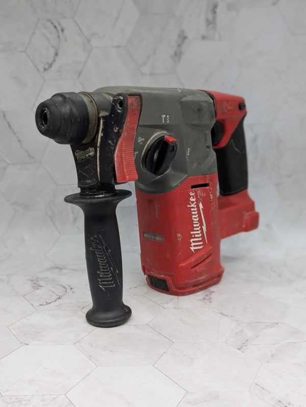 Milwaukee 18V SDS Plus Rotary Hammer Skin-Only (M18 CH) - BP376377 - Image 4