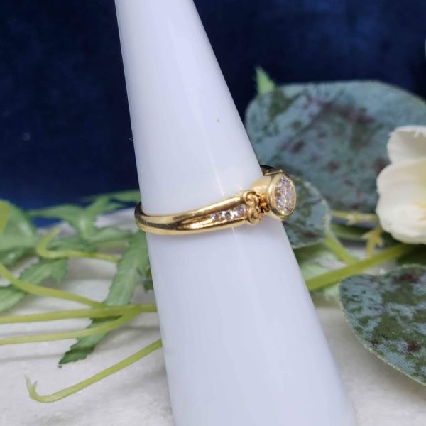 *VALUATED* Ladies 18ct Yellow Gold Ring #GN331093 - Image 10