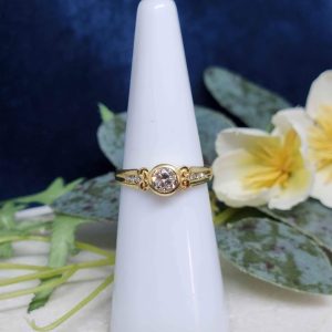*VALUATED* Ladies 18ct Yellow Gold Ring #GN331093