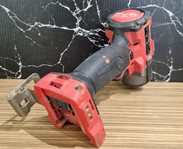 Milwaukee 18V Impact Wrench TW371548 - Image 4