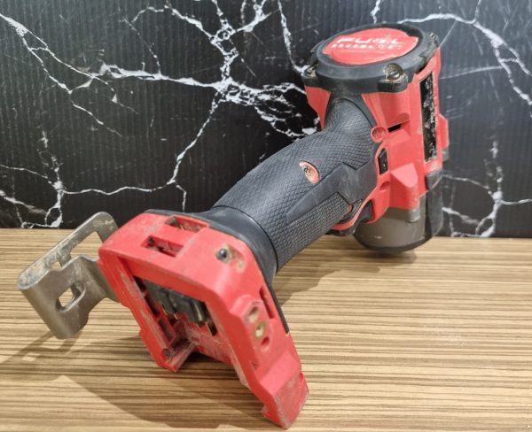Milwaukee 18V Impact Wrench TW371548 - Image 8