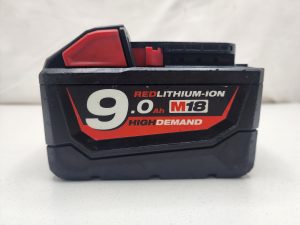MILWAUKEE BATTERY