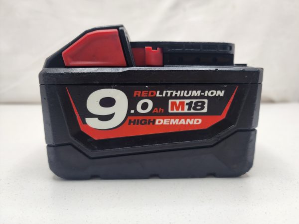 MILWAUKEE BATTERY