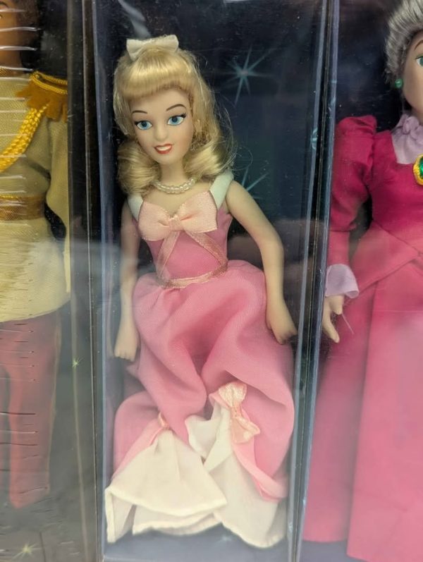 DeAgostini Disney 6 Pce Cinderella Porcelain Doll Figures - BP380327-7 - Image 3