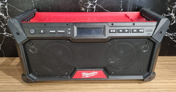 Milwaukee 18V Work Radio TW373636 - Image 5