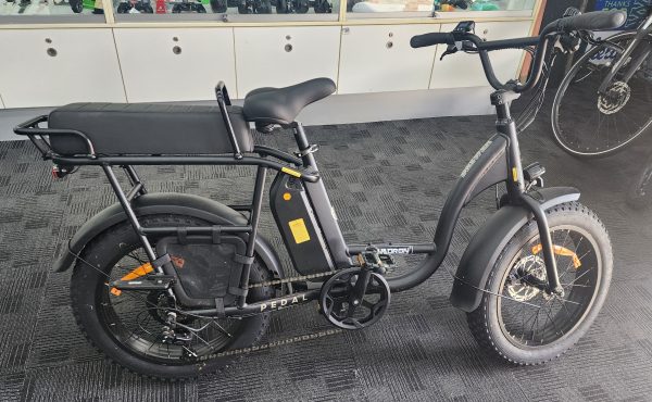 Pedal Brewer Electric Cruiser Bike w/ Charger - IP374171