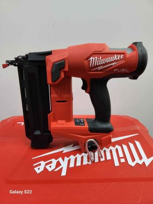 Milwaukee 18V Finishing Nailer Skin-Only (M18 FN18GS) - BP378633