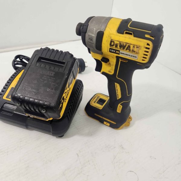 DEWALT IMPACT DRIVER WITH 5.0AH BATTERY AND CHARGER #GN353833 - Image 10