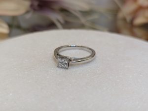 Ladies 18CT White Gold Diamond Solitaire Ring (4.0gms) - BP306383