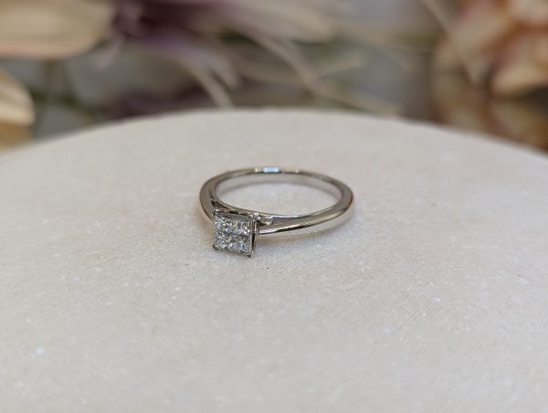 Ladies 18CT White Gold Diamond Solitaire Ring (4.0gms) - BP306383