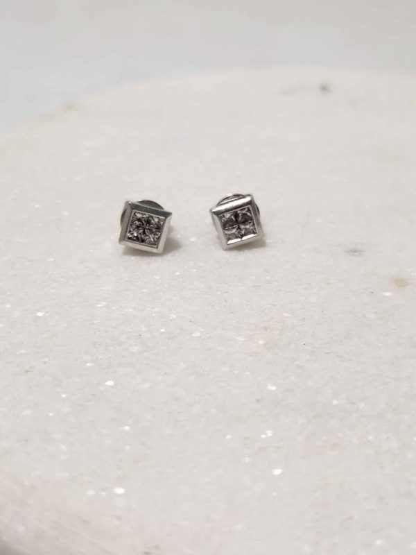 18CT WHITE GOLD P EARRINGS #GN374602