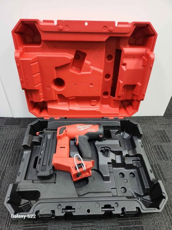 Milwaukee 18V Finishing Nailer Skin-Only (M18 FN18GS) - BP378633 - Image 2