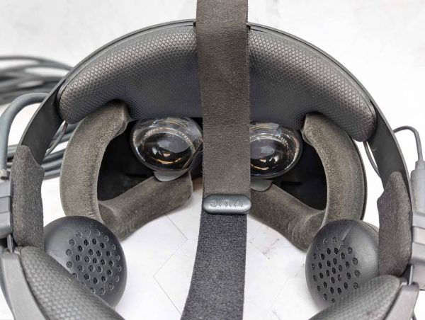 HTC Vive Cosmos Elite PC VR Headset (2Q2R100) - BP380010 - Image 4