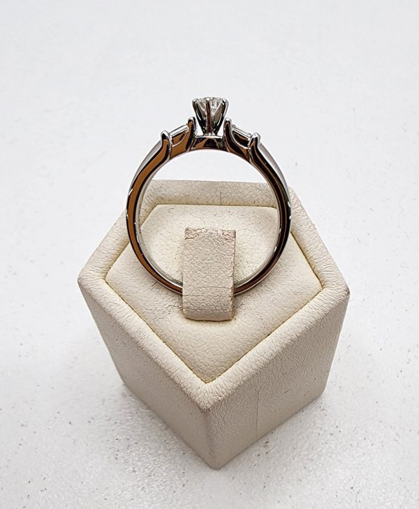 Ladies 18CT White Gold Diamond Ring - IP335595 - Image 13
