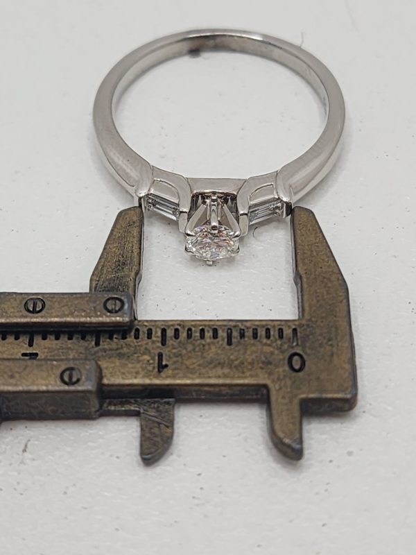 Ladies 18CT White Gold Diamond Ring - IP335595 - Image 15