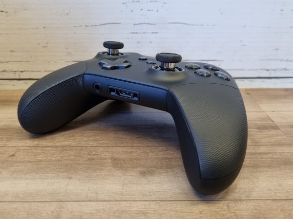 Xbox Elite Series 2 Controller TW376773 - Image 3
