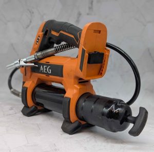 AEG 18V Grease Gun Skin-Only (BGG18) - BP378965