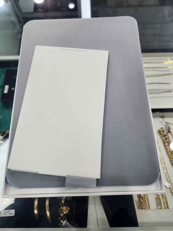 APPLE IPAD 10TH GENERATION IN BOX #GN356696 - Image 6