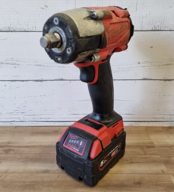 Milwaukee 18V Impact Wrench TW373868 - Image 3