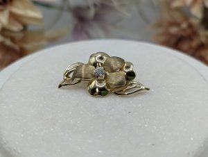 Ladies 9CT Yellow Gold CZ Frangipani Brooch (5.3gms) - BP375717