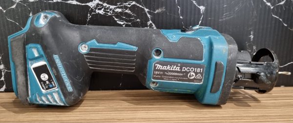 Makita 18V Cut Out Tool TW363799 - Image 6