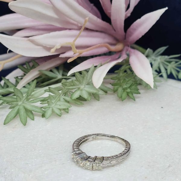**VALUATED** Ladies 14ct White gold ring with diamonds #GN307885 - Image 10