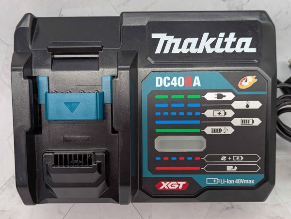 Makita 40V Max Single Port Rapid Charger (DC40RA) - BP379069 - Image 2