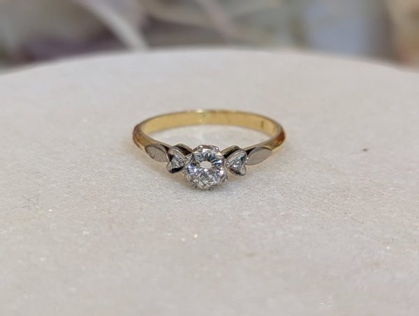 Lady's 18CT Yellow Gold Diamond Solitaire Ring (2.3gms) - BP201825 - Image 2