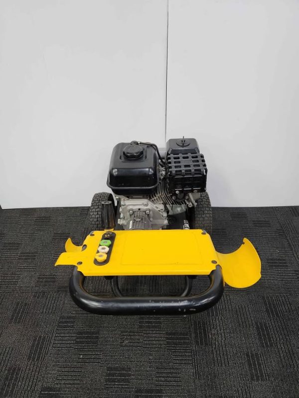 DeWalt 3300 PSI Petrol Pressure Washer - BP371780 - Image 4