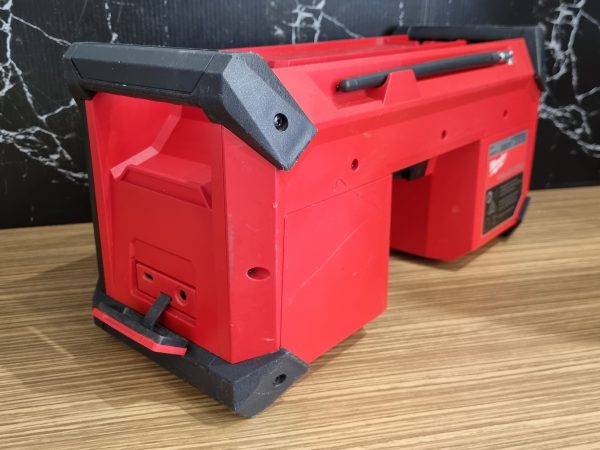 Milwaukee 18V Work Radio TW373636 - Image 4