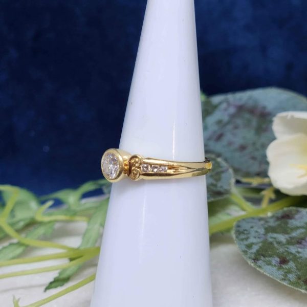 *VALUATED* Ladies 18ct Yellow Gold Ring #GN331093 - Image 9
