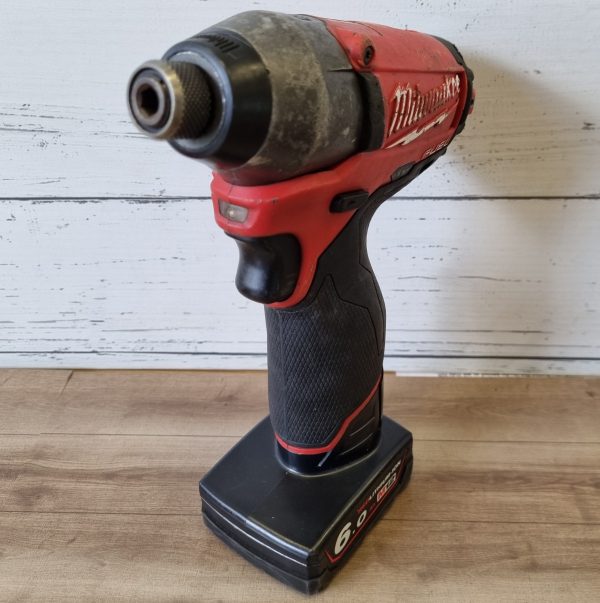 Milwaukee 12V Compact Impact Driver TW379128 - Image 9