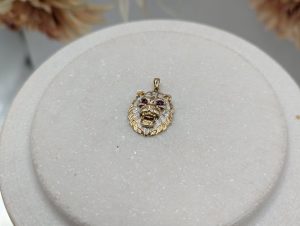 Unisex 9CT Yellow Gold Red & Clear Stone Lion Head Pendant (2.5gms) - BP361160