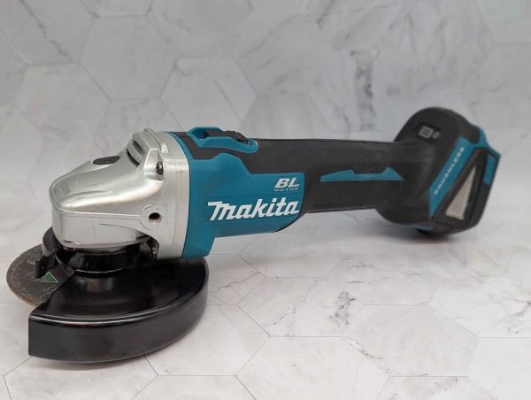 Makita 18V 125mm Slide Switch Angle Grinder Skin-Only (DGA504) - BP370918
