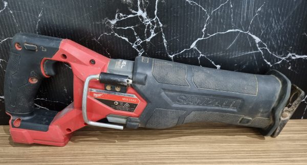 Milwaukee 18V Reciprocating Saw TW371554 - Image 6