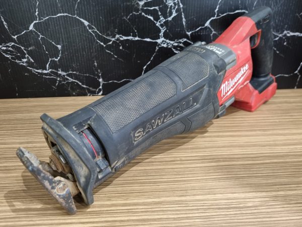 Milwaukee 18V Reciprocating Saw TW371554 - Image 7