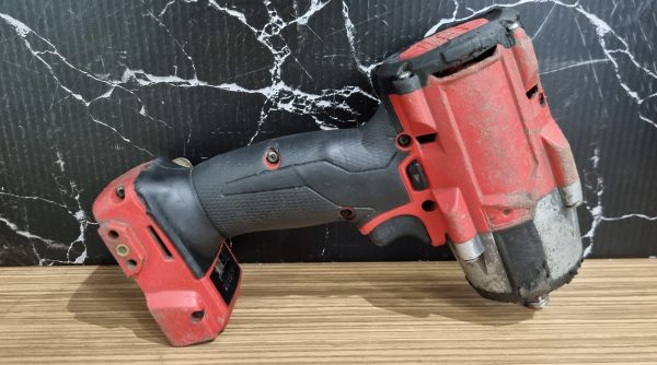 Milwaukee 18V Impact Wrench TW361825 - Image 2