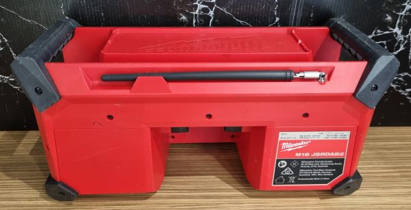 Milwaukee 18V Work Radio TW373636 - Image 2