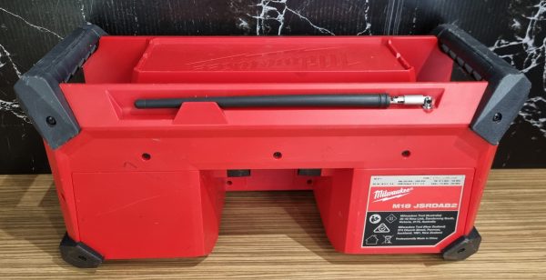 Milwaukee 18V Work Radio TW373636 - Image 6