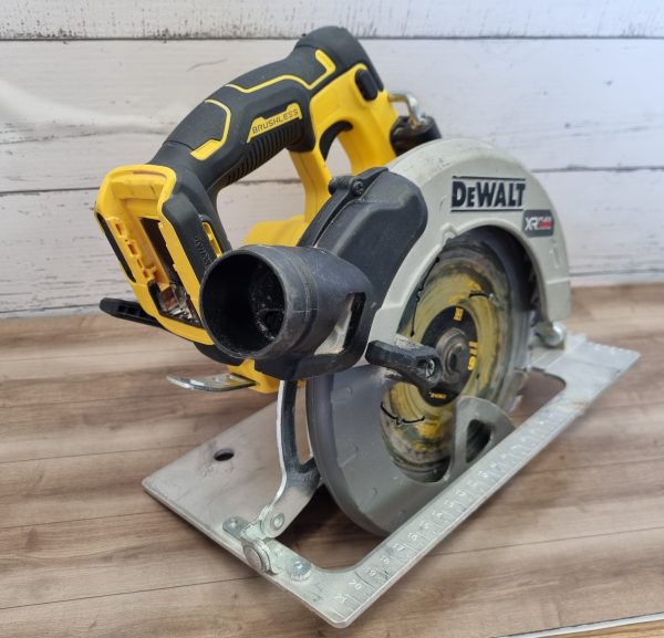 DeWalt 18V Circular Saw TW354986 - Image 4