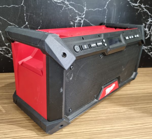 Milwaukee 18V Work Radio TW373636 - Image 7